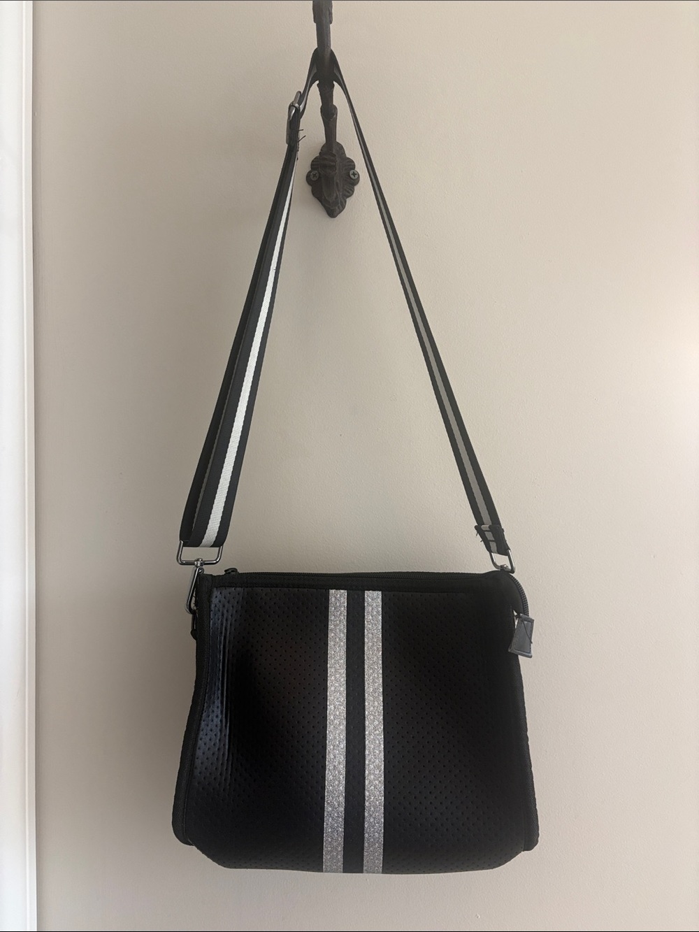 Haute Shore Neoprene Crossbody Bag Black/Silver